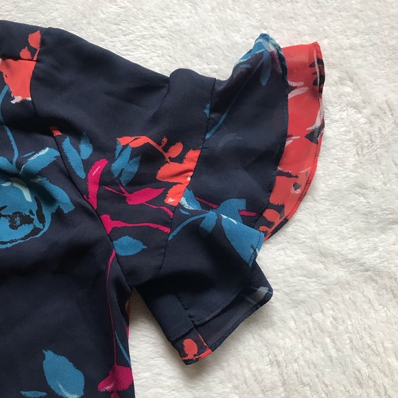 Floral Flutter Sleeve Blouse - Picture 3 of 4